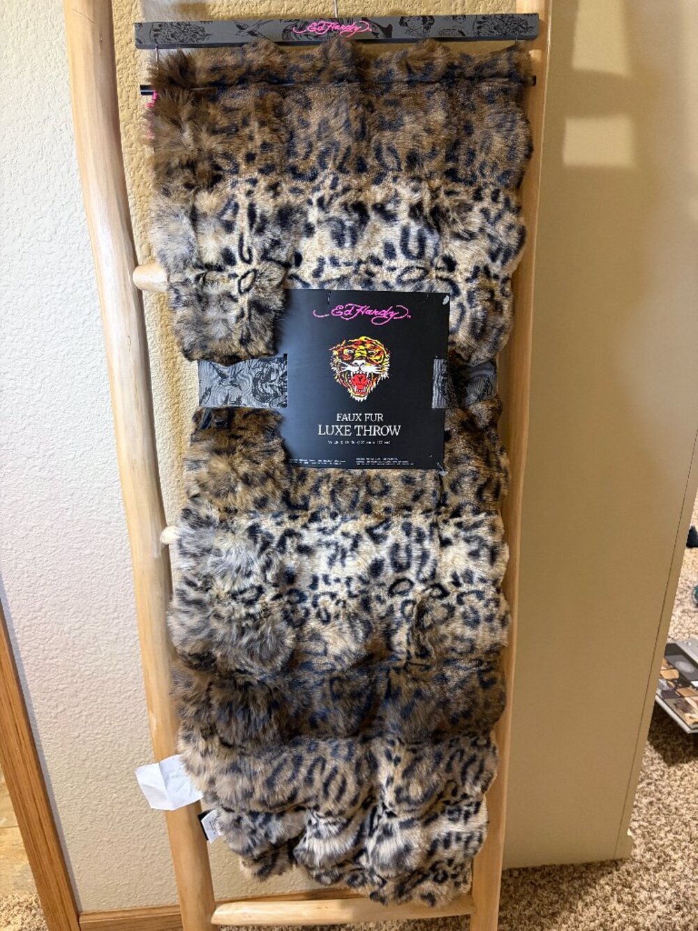 Ed Hardy Leopard Faux Fur Luxe Throw Blanket 50x70 Scalloped Trim NWT